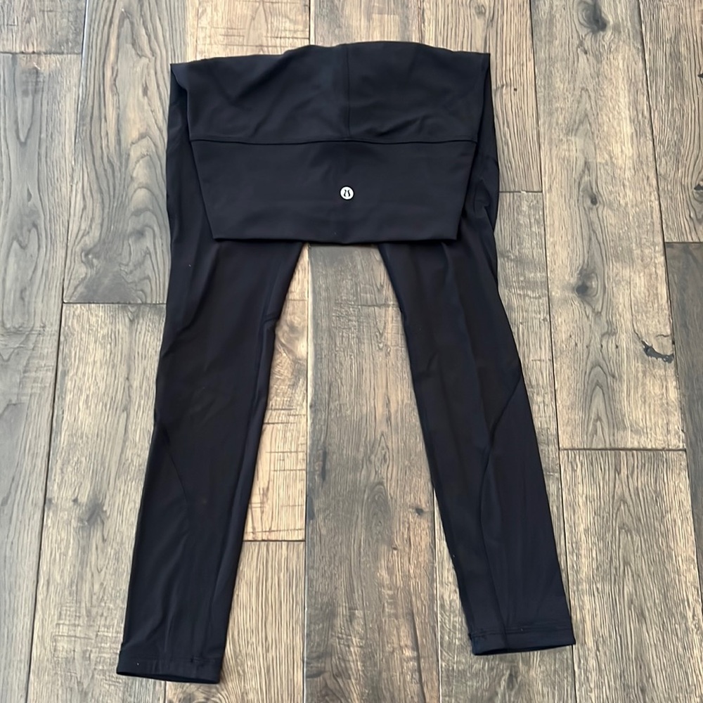 Black Lululemon leggings, size 2